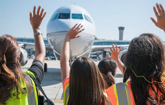 WAI’s Girls in Aviation Day welcomes 12 events hosted by United Airlines