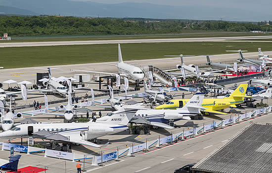 Record number of airplanes fly to EBACE on alternative fuels