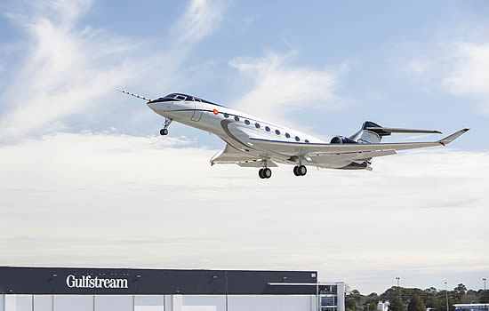 Gulfstream G700 makes first flight