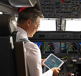 Pilots can modify flight plans based on information delivered through flight deck datalink services.