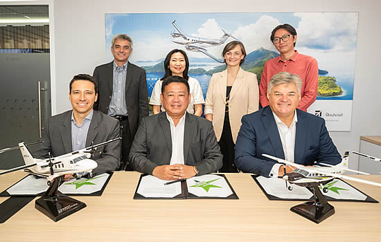 Representatives from Textron Aviation and Smart PT during signing ceremony at the Singapore Airshow (representatives from left to right; Juan Escalante (seated), Lachlan Cullen, Pongky Majaya (seated), Marianna Elias, Jodie Bevan, Tony Jones (seated), Lerry Janurengers).