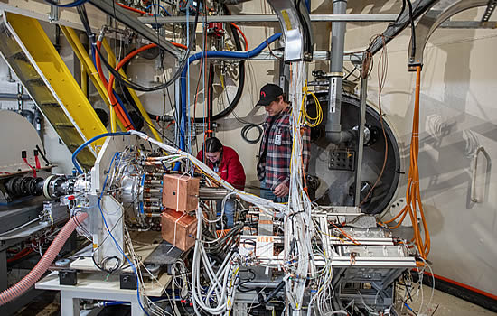 Kimberley Joy, Mechanical Technician and Phil Korpeck, Test Engineer, magniX | Photo: NASA, Sara Lowthian.