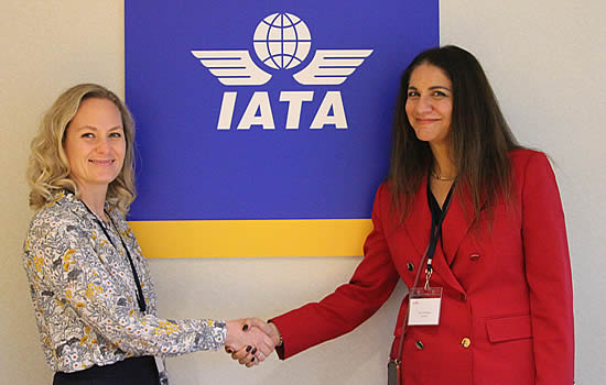 Kate Harbosin, Business Development, Business Transformation & Aftermarket Services, Pratt & Whitney Canada (left) and Puja Mahajan, CEO Azzera, confirm the deal with a handshake.

