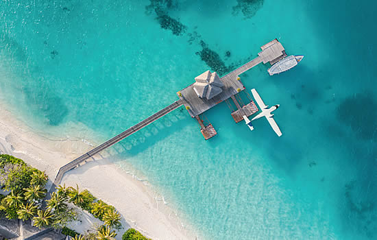 Artist's impression of Elfly's Noemi (no emissions) electric seaplane in the Maldives.