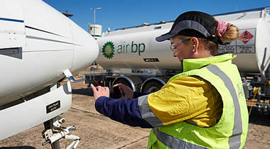 Air bp celebrates one million ‘safe2go’ overwing refuellings