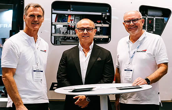 (L to R): Rolf Kraus, Director of Sales MIC bei Bucher Leichtbau AG, Savback’s CEO and Founder, Michael Savback and Ralph Setz,Senior Representative Bucher Leichtbau AG.