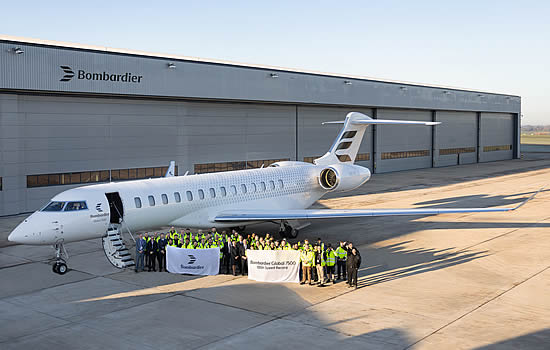 Bombardier's record-breaking Global 7500 arrives at London Biggi Hill Airport.