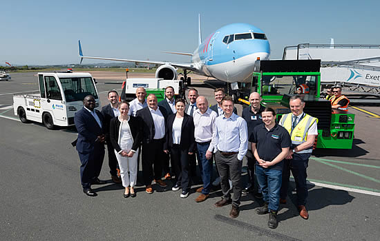UK’s first hydrogen-powered live aircraft turnaround takes place at Exeter Airport UK’s first hydrogen-powered live aircraft turnaround takes place at Exeter Airport