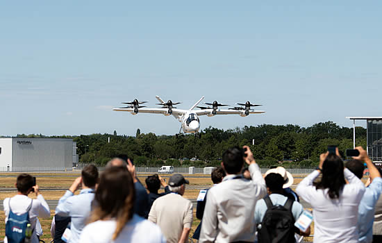 Vertical Aerospace makes history at Farnborough with first public eVTOL transition flight Vertical Aerospace makes history at Farnborough with first public eVTOL transition flight