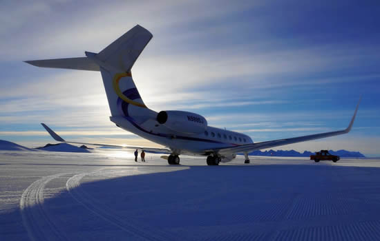 Deer Jet makes historic maiden flight to Antarctica
